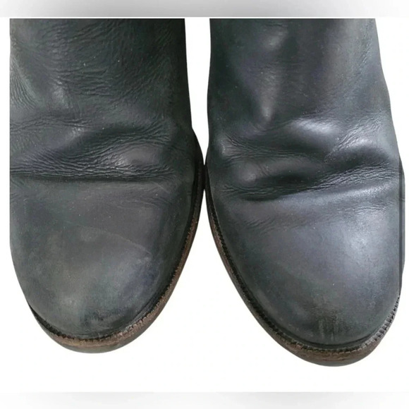 Boots - Picture 5 of 10